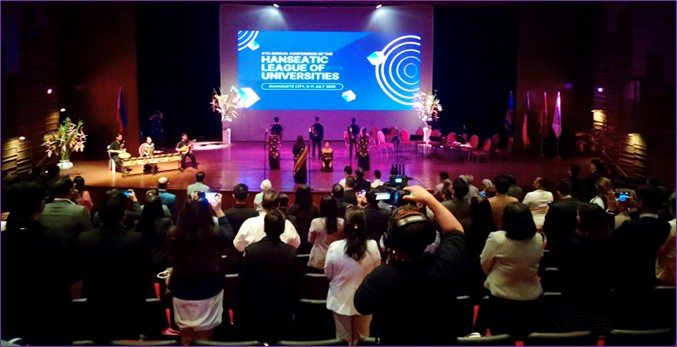 Day 1 of the 5th HLU Conference began with the Silliman University (SU) Campus Choristers leading the Invocation and Philippine National…
